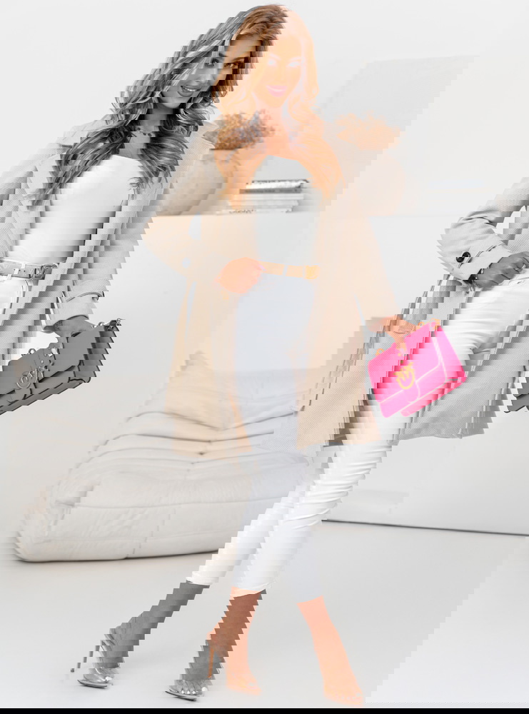 Beżowy płaszcz zapinany na guzik z...