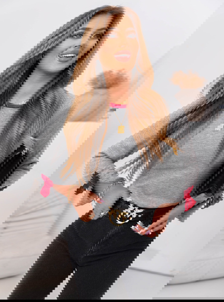 Szara bluzka z ozdobnymi kokardkami...