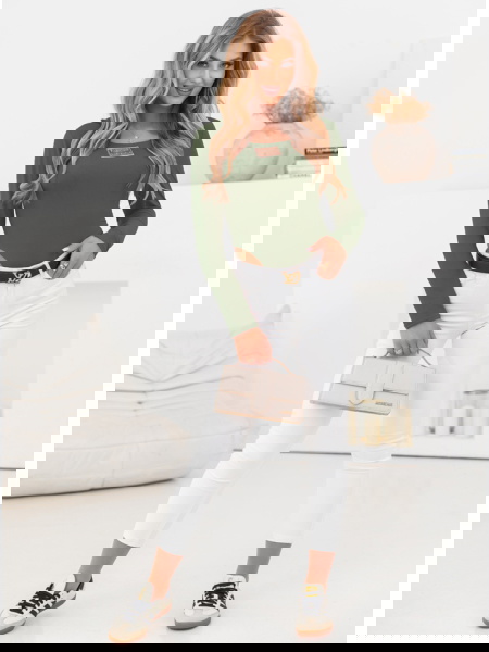 Body z ozdobną naszywką... 2