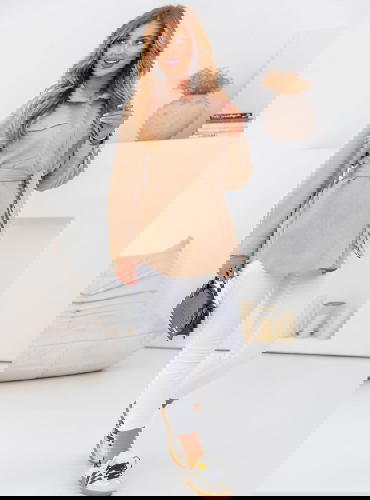 Beżowa lekka kurtka z imitacji zamszu...