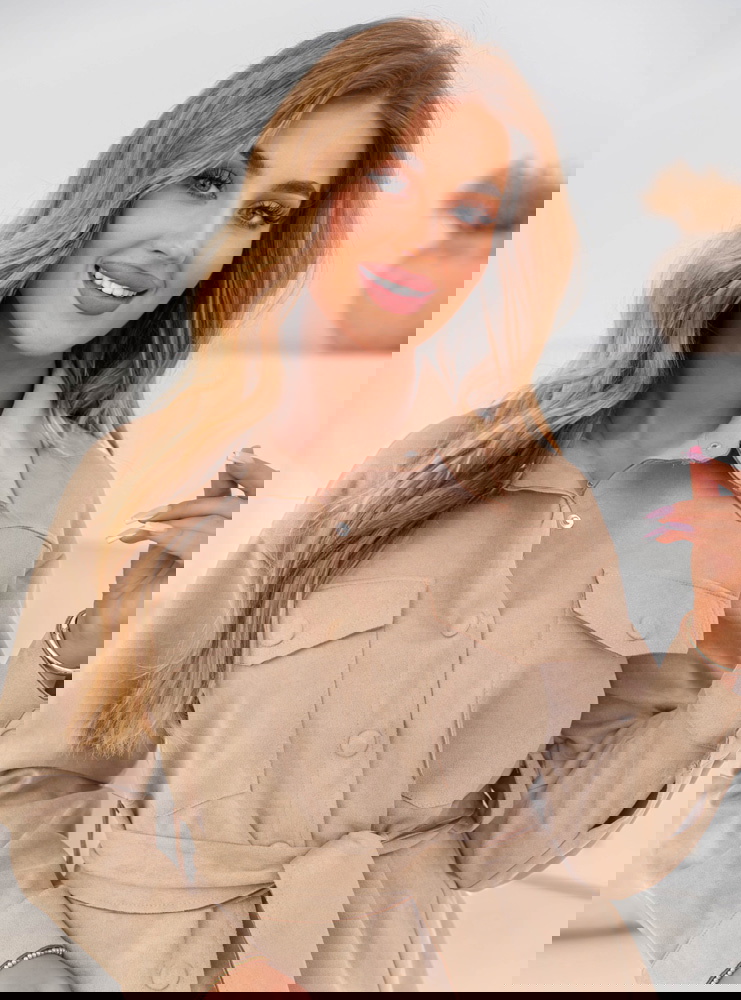 Beżowa lekka kurtka z imitacji zamszu...