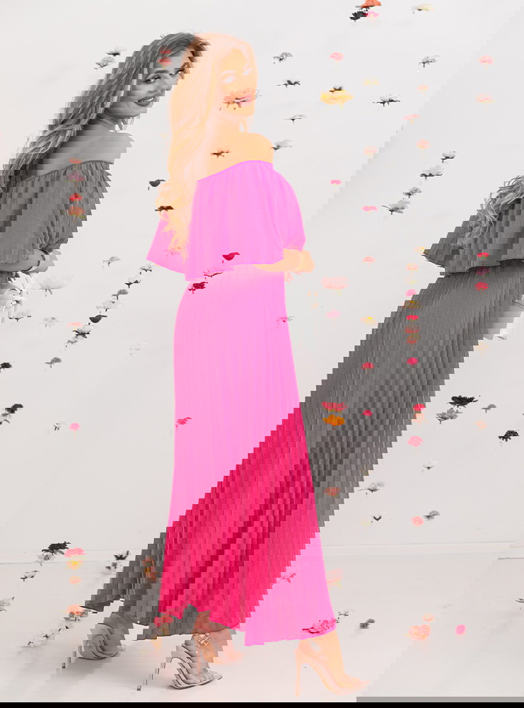 Różowa długa sukienka typu hiszpanka...