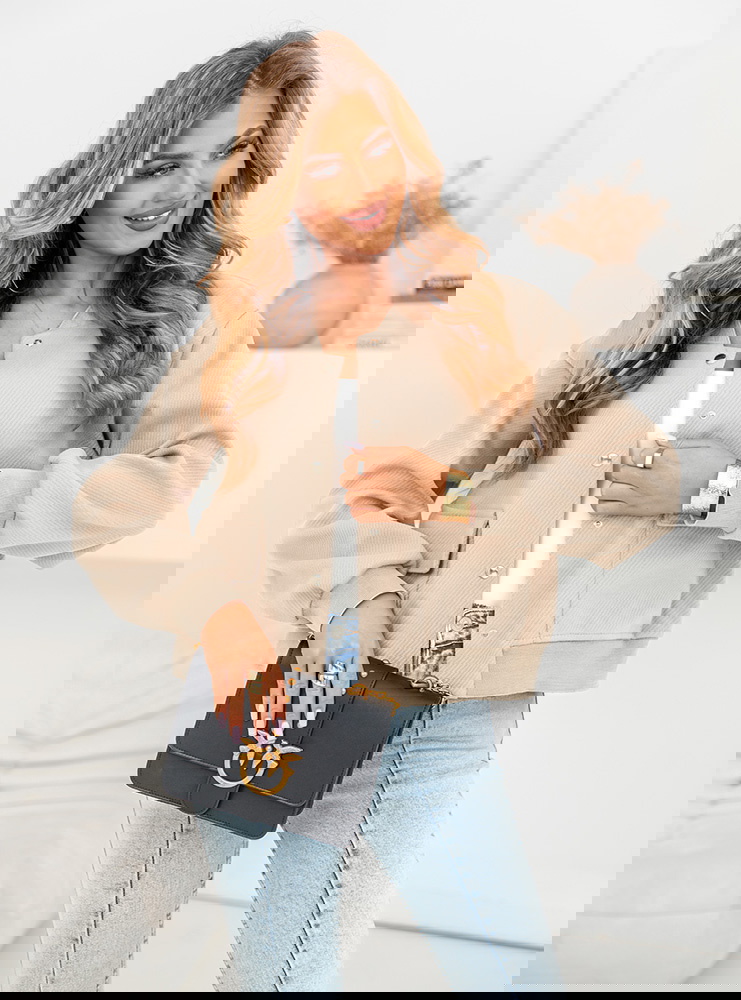 Jasnobeżowa kurtka typu bomberka Chavela