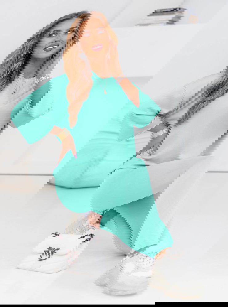 Miętowy komplet bluzka i legginsy...