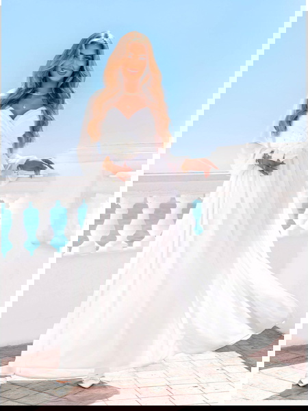 Biała długa sukienka z... 2