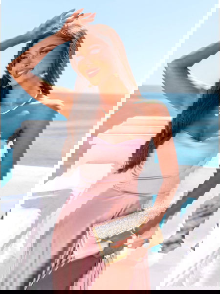 Długa satynowa sukienka z... 2