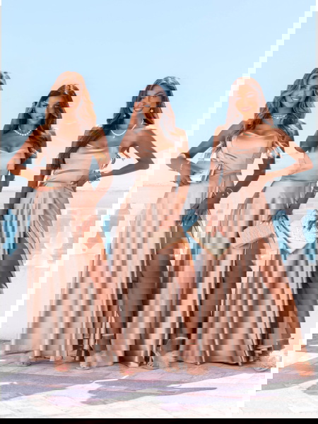 Beżowa długa satynowa... 2