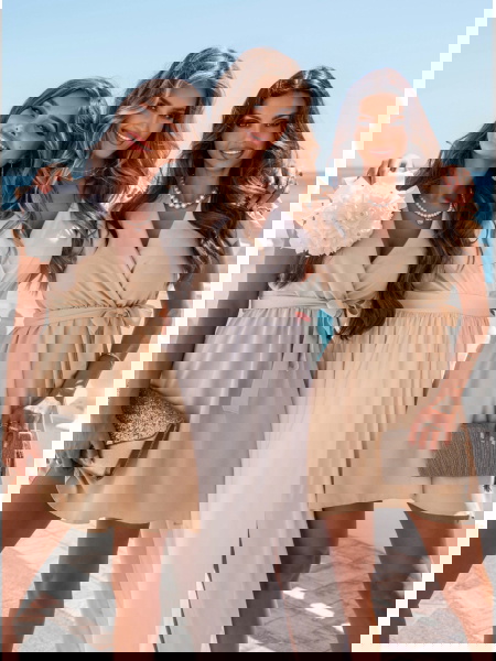 Beżowa sukienka z wiązaniem... 2