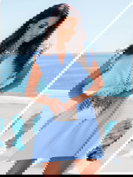 Błękitna sukienka z... 2