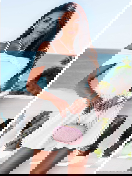 Biała rozkloszowana... 2