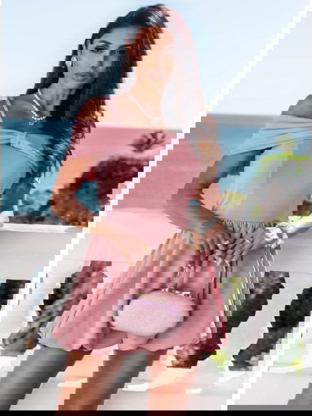 Rozkloszowana sukienka mini... 2