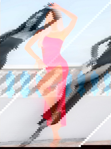 Malinowa sukienka na jedno... 2