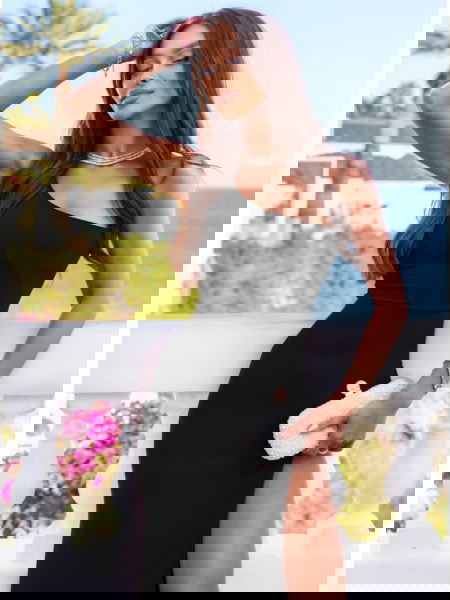 Czarna sukienka na jedno... 2