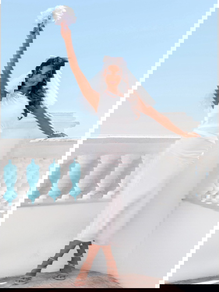 Biała satynowa sukienka na... 2