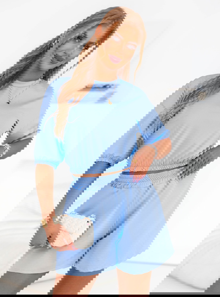 Błękitny komplet bluzka i spodenki...