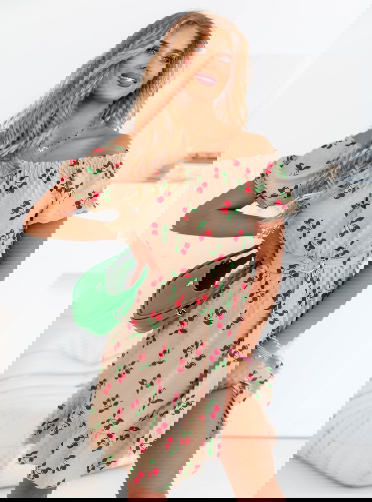 Beżowa sukienka mini typu hiszpanka...