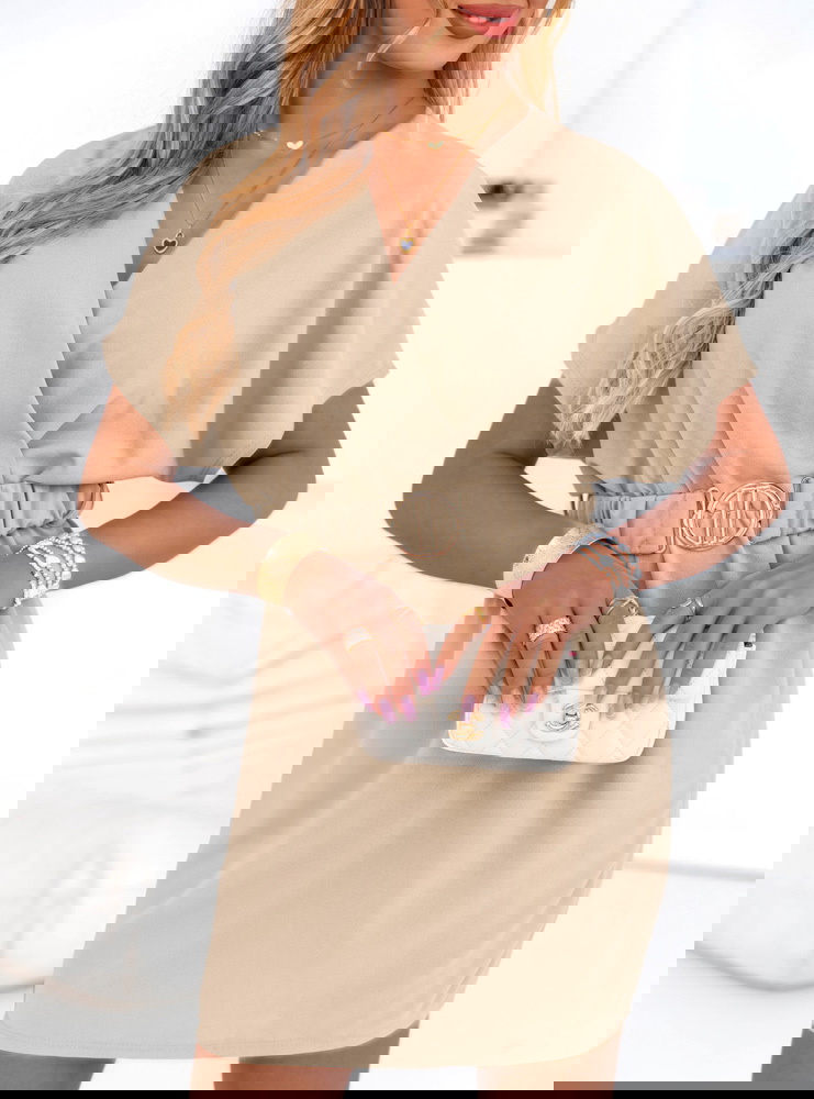 Beżowa sukienka mini z przekładanym...