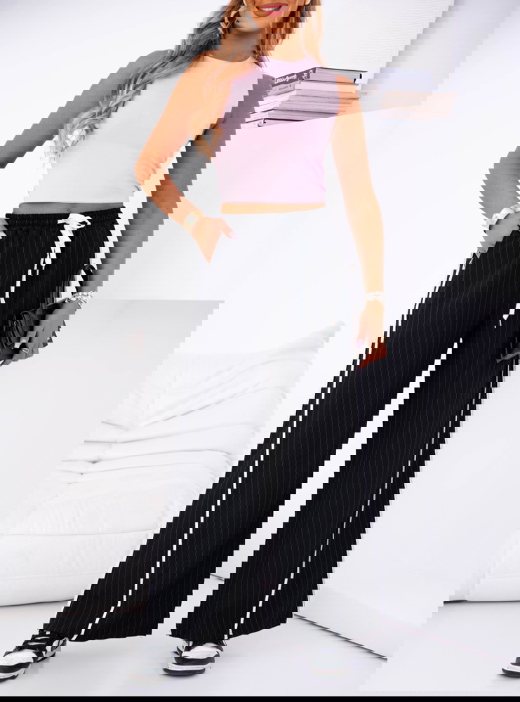 Czarne szerokie spodnie Leelynn