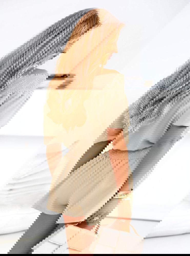 Beżowy komplet bluzka typu hiszpanka...