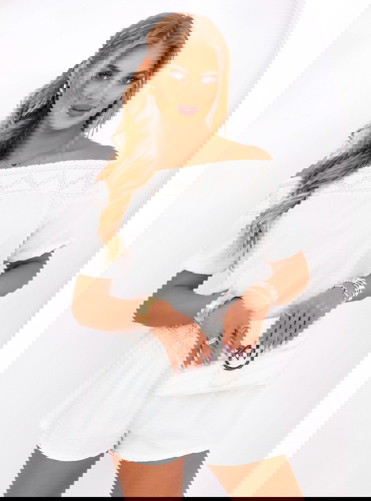 Biały komplet bluzka typu hiszpanka i...