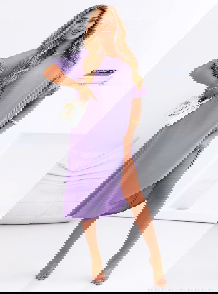 Liliowa sukienka oversize z falbanami...