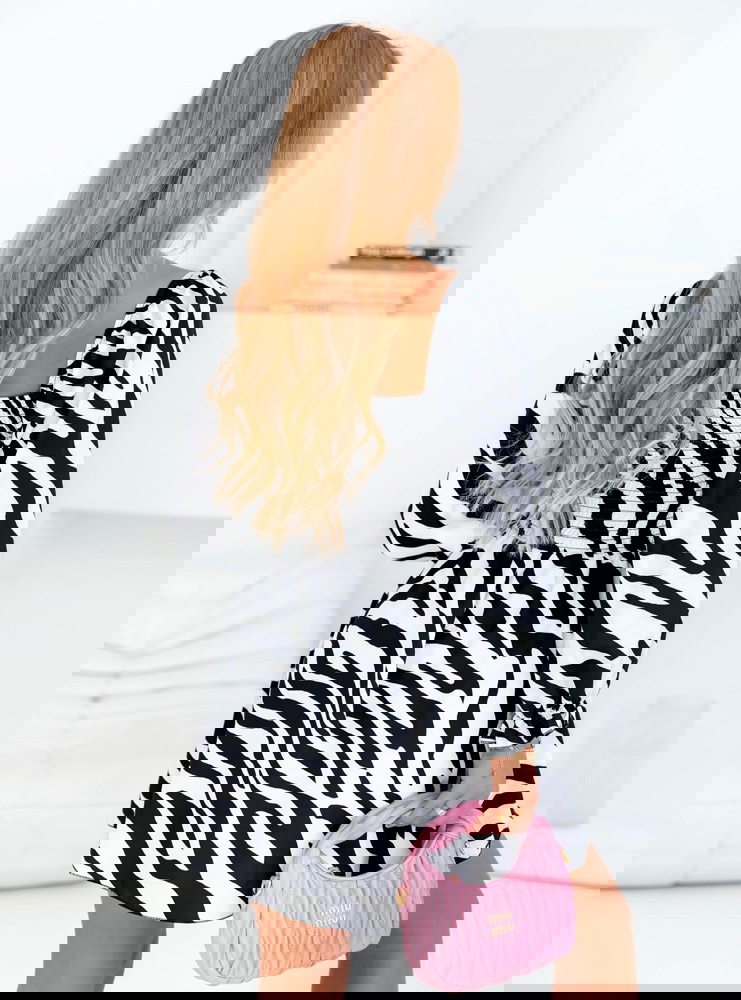 Sukienka mini z bufiastymi rękawami...