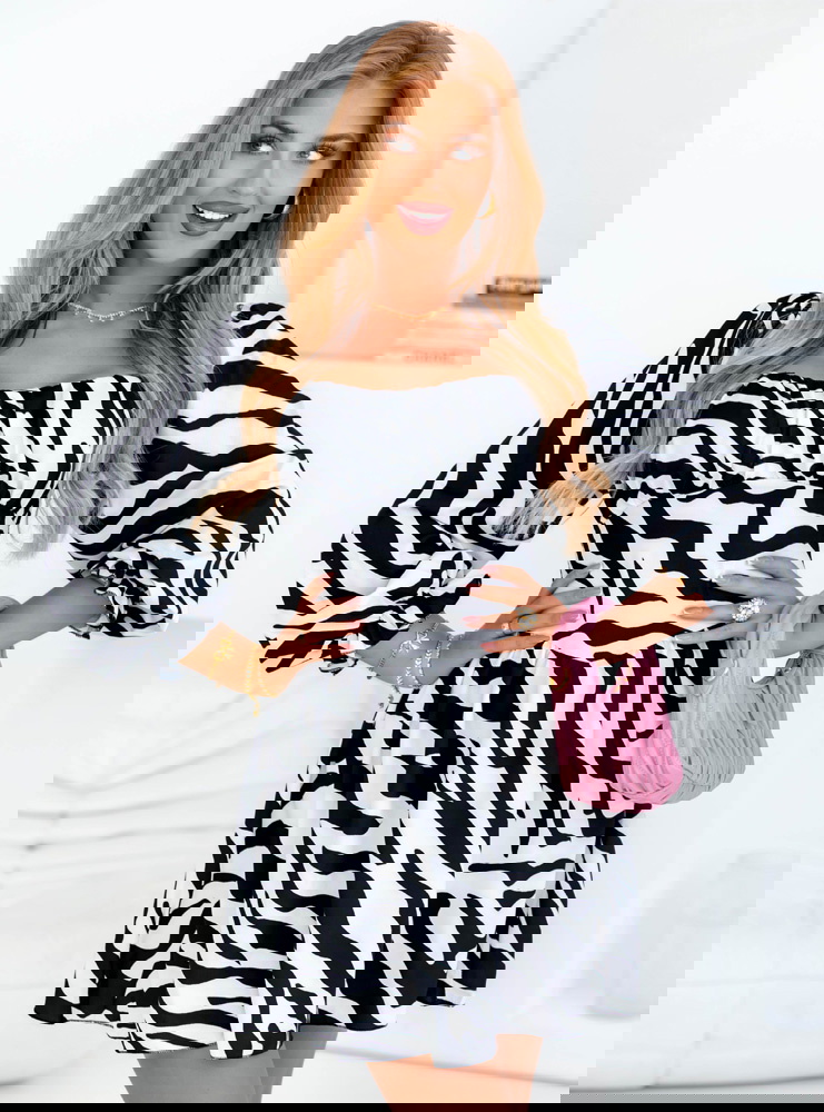 Sukienka mini z bufiastymi rękawami...