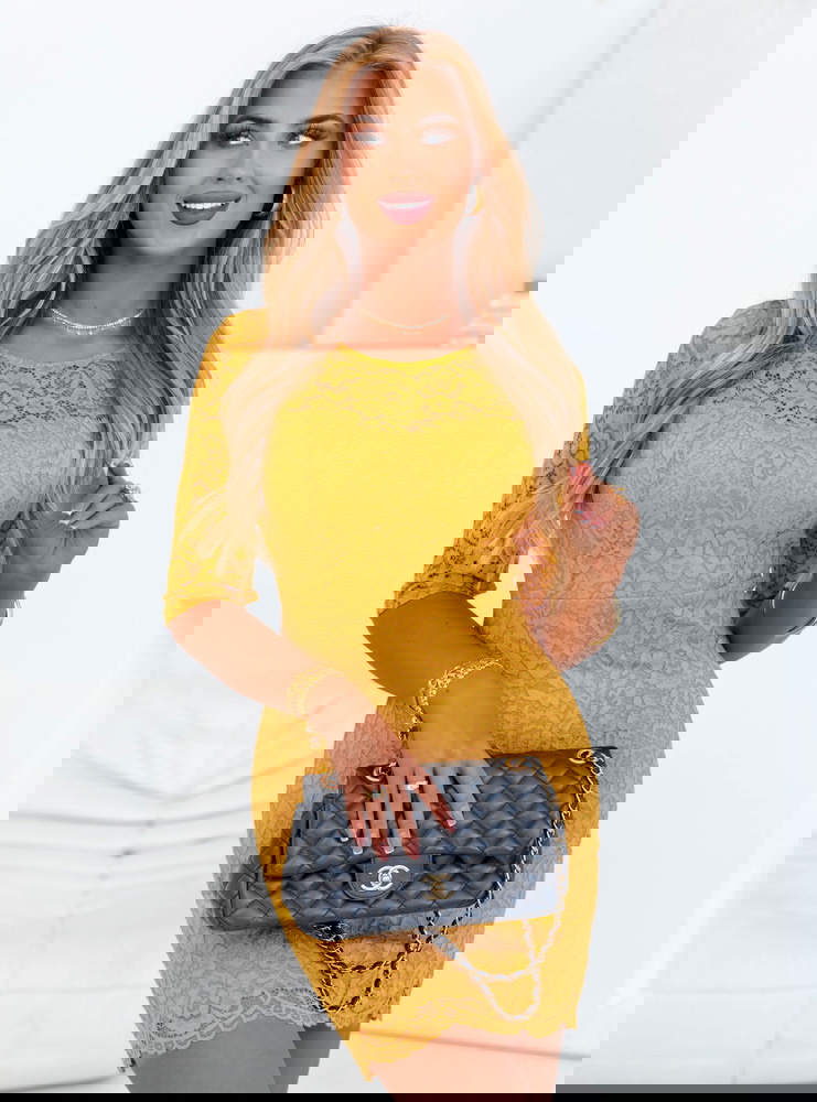 Miodowa koronkowa sukienka Nallia