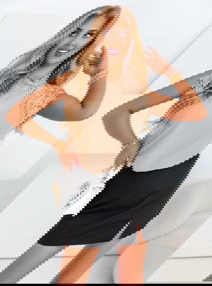 Beżowa bluzka z koronką Cristianne