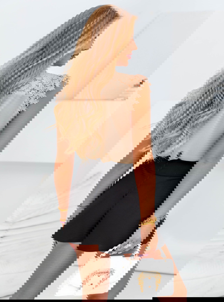 Beżowa bluzka z koronką Cristianne