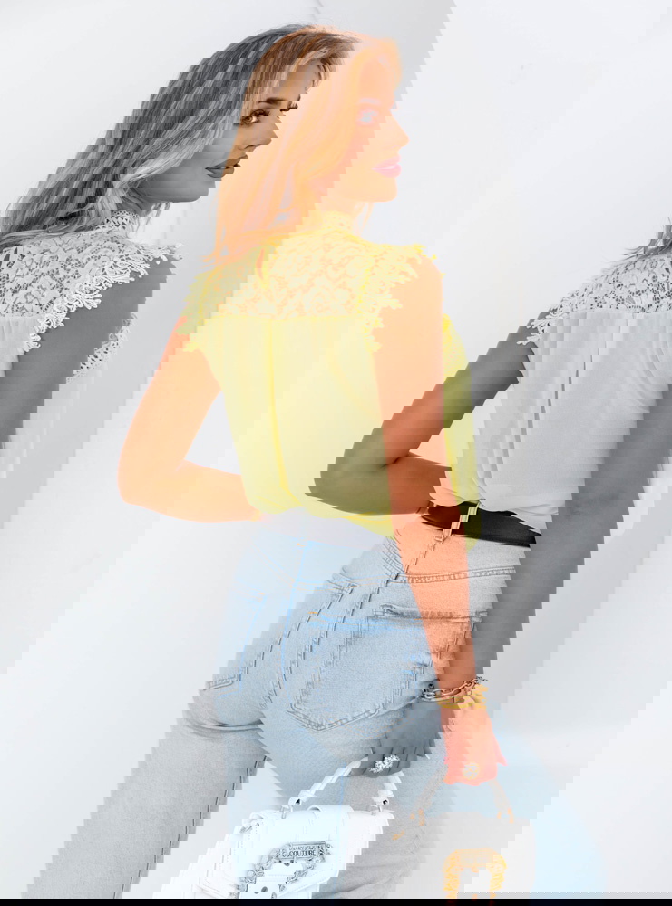 Bananowa bluzka z koronką Cristianne