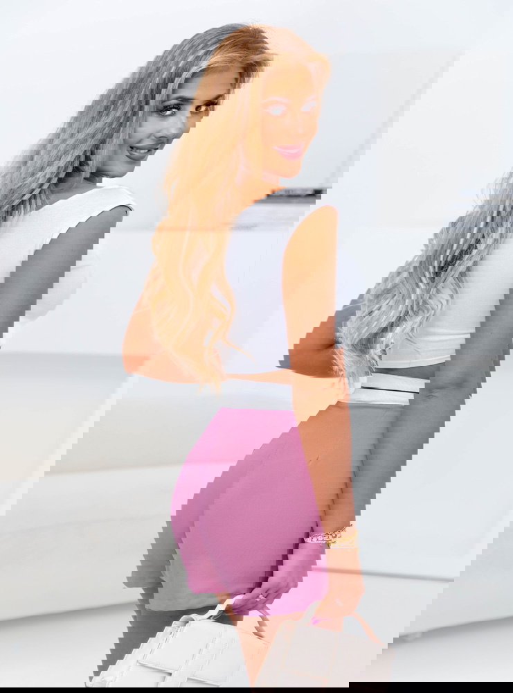 Liliowe spodenki z kieszeniami Manolla