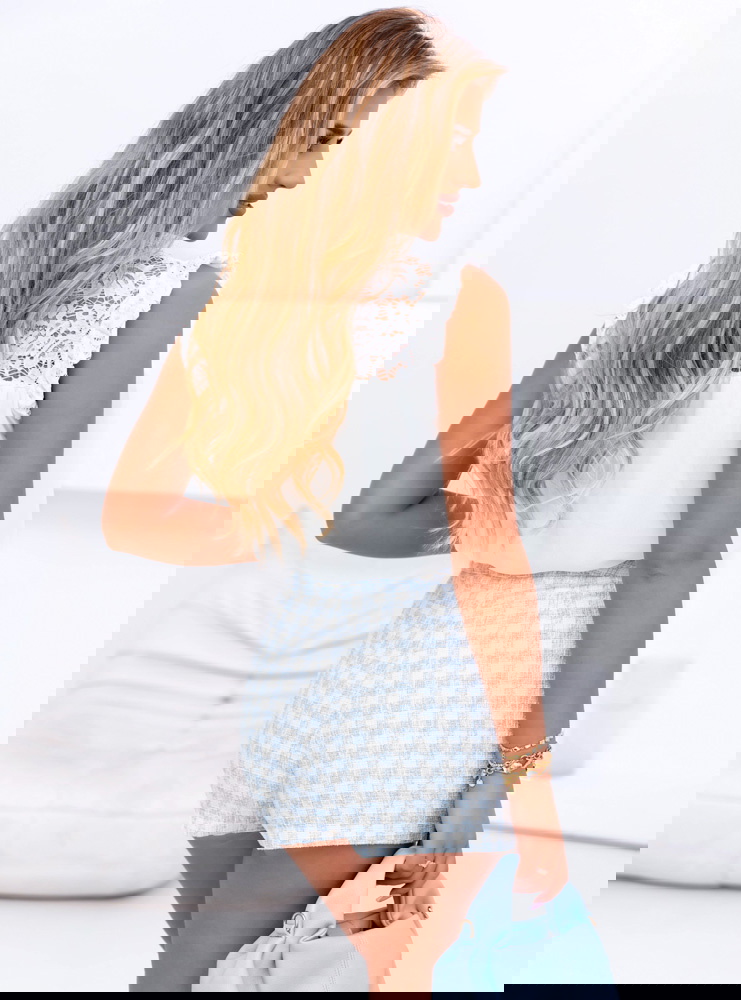 Biała bluzka z koronką Rizza