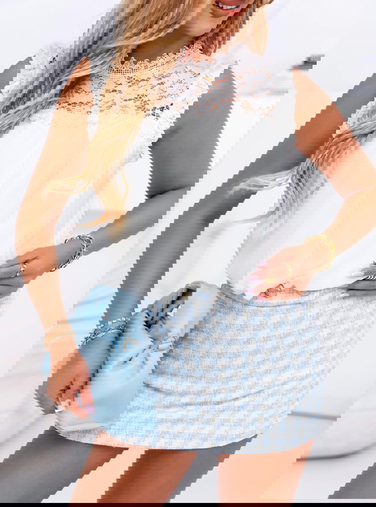 Biała bluzka z koronką Rizza