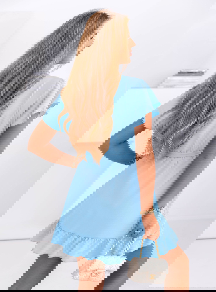 Błękitna sukienka mini z falbanami...