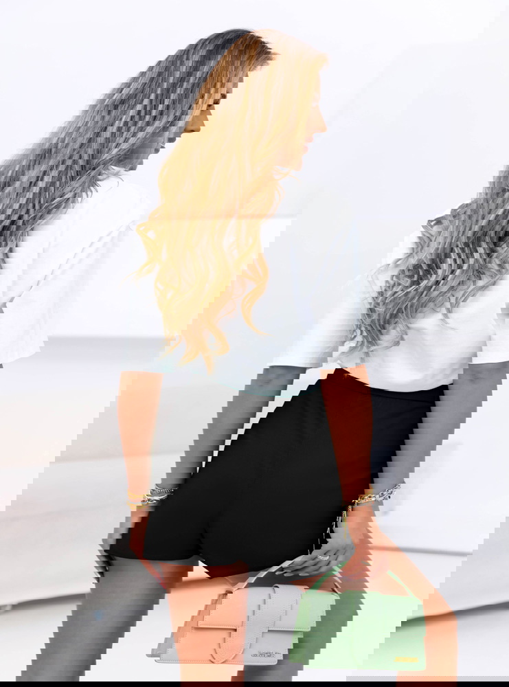 Czarne krótkie spodenki z paskiem Emmila