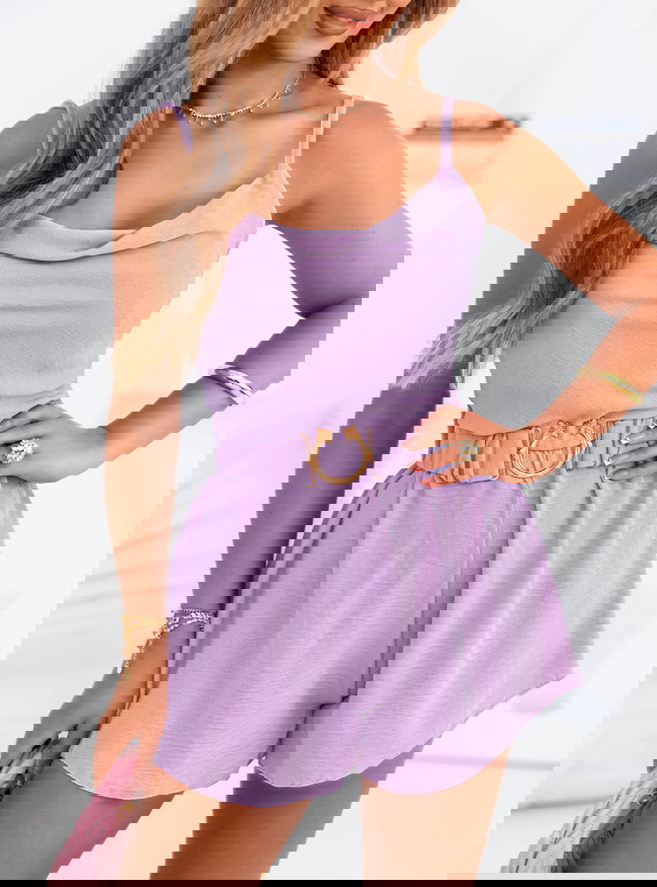 Liliowy kombinezon z paskiem Alesnya