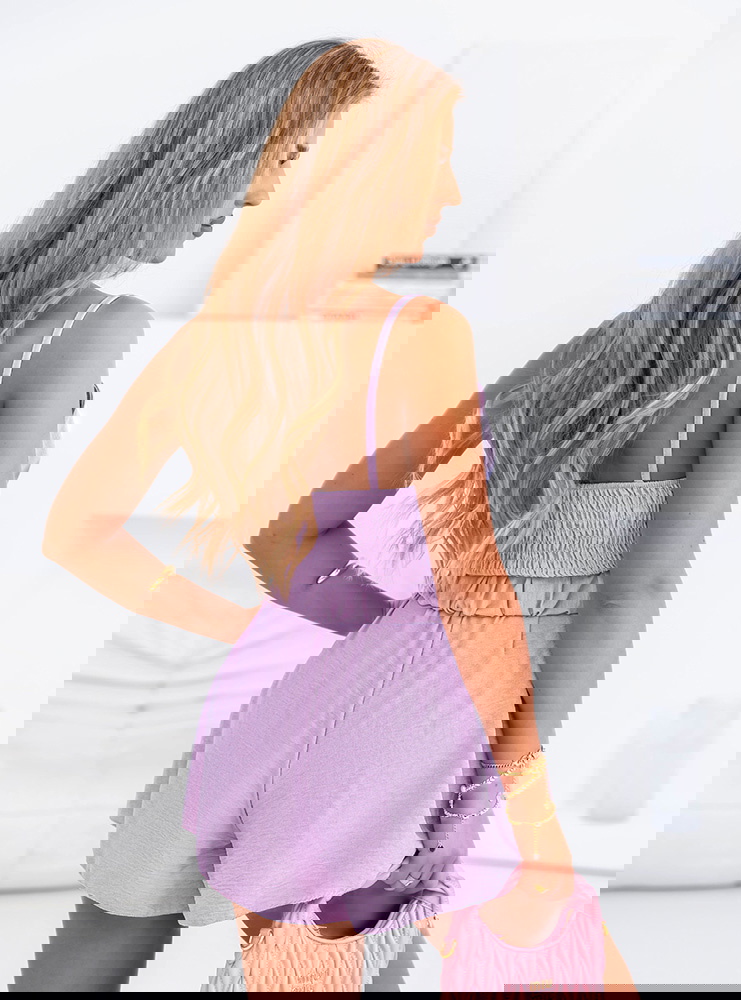 Liliowy kombinezon z paskiem Alesnya