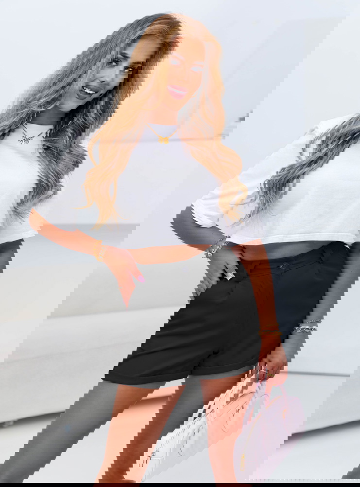 Czarne spodenki z kieszeniami Lililane