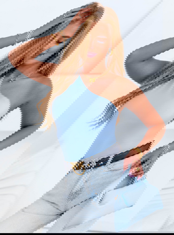 Błękitne dopasowane body na jedno...