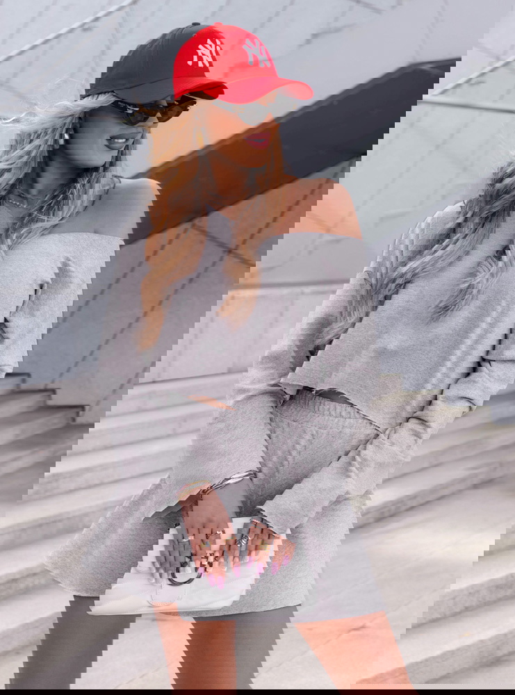 Szary dresowy komplet bluzka i...