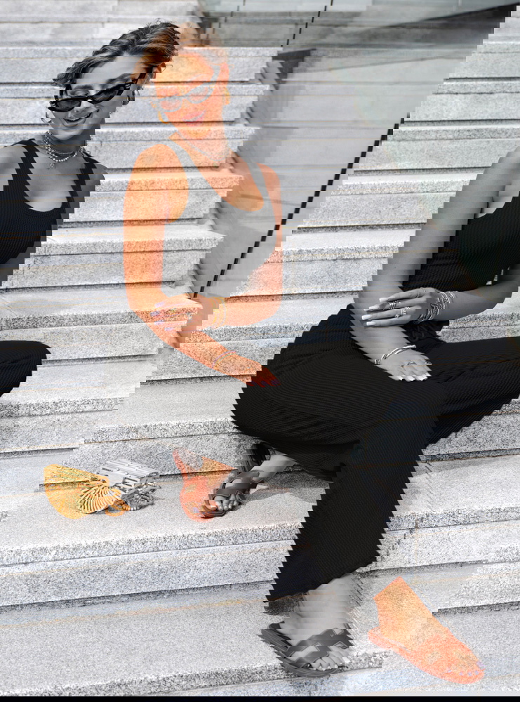 Czarny komplet top i szerokie spodnie...