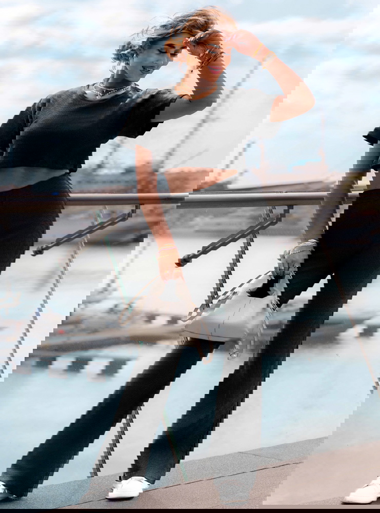 Czarny prążkowany komplet bluzka i...