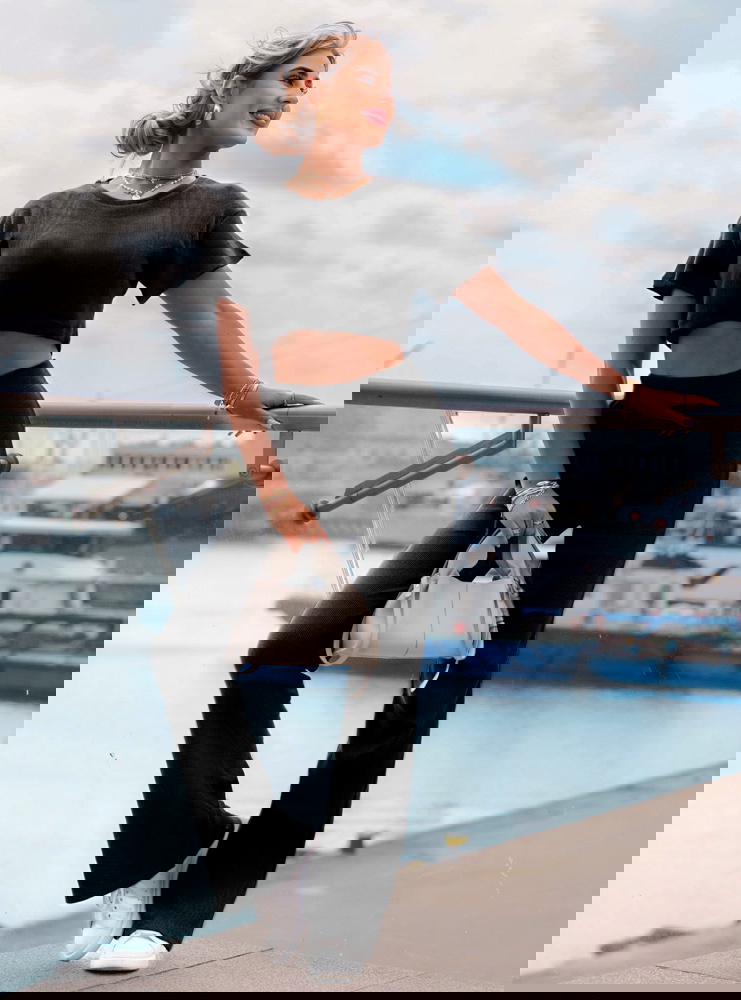 Czarny prążkowany komplet bluzka i...