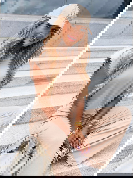 Beżowy komplet bluzka z... 2