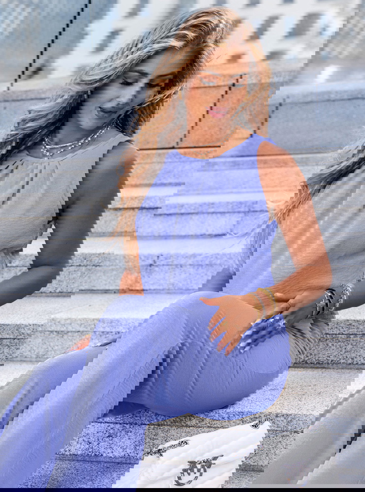 Niebieski komplet bluzka i spodnie...