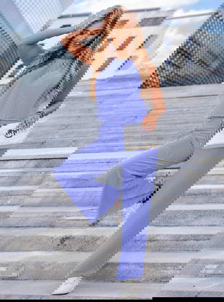 Niebieski komplet bluzka i spodnie...