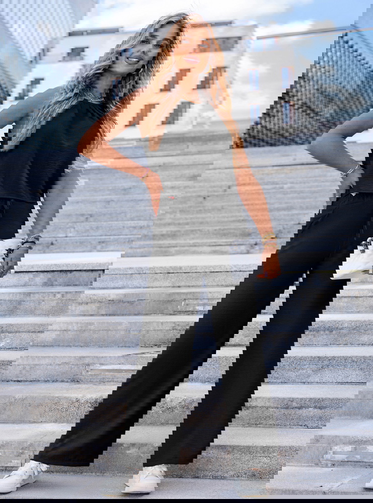 Czarny komplet bluzka i spodnie Deiene