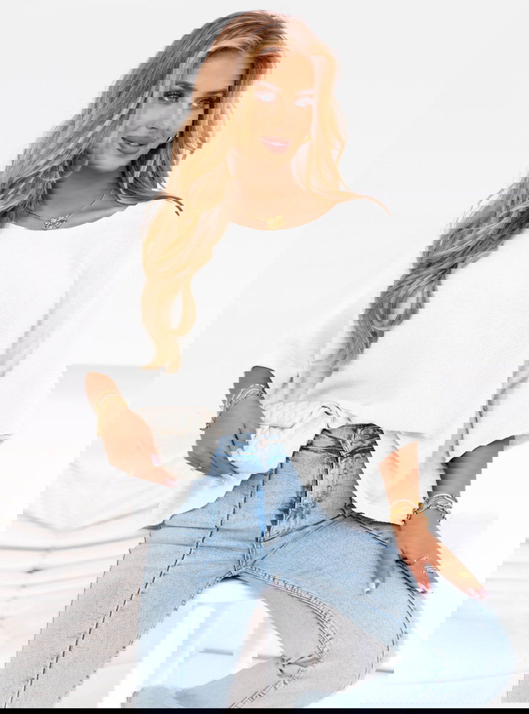 Biały sweter oversize Pauleen