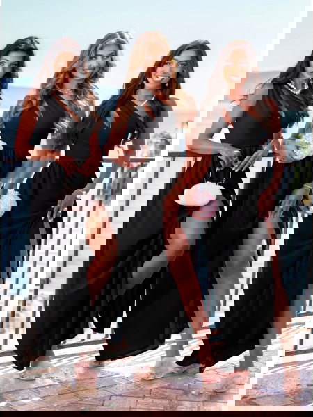 Czarna sukienka na jedno... 2